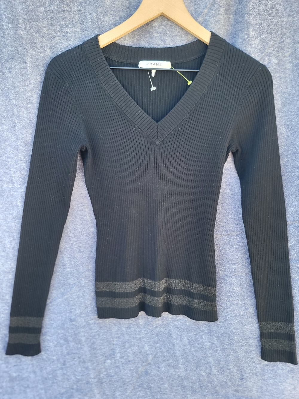 FRAME Black/ Metallic Knit V-Neck Sweater Bodycon Cyber Chic Y2k Quiet Luxury XS